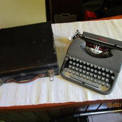 Manufrance machine a écrire TYPO de 1950 avec sa valise