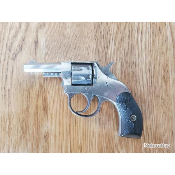 Revolver H&R young america double action  22RF