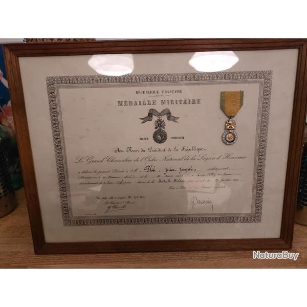 Diplme et sa mdaille MILITAIRE valeurs et discipline 1931-1932 en cadre