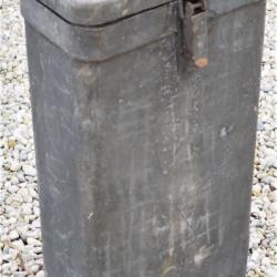 KRIEGSMARINE- Rare container double en zinc - munitions de marine - très certainement KM