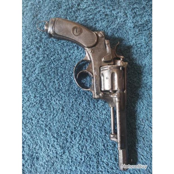 Revolver swiss 1882 calibre 7.5 nagant/suisse ou 32sw long   "CAT D"
