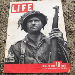 Magazine Life daté du 14 août 1944, "In Normandy", us ww2  en couverture le Lieutenant Kelso HORNE