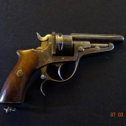 Beau revolver systeme GALAND calibre 11mm