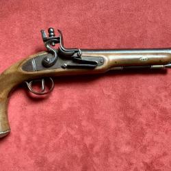 Tr&egrave;s joli pistolet &agrave; silex ancien pour d&eacute;coration