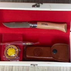 Coffret cadeau avec opinel numéro 9 lame inox et accessoires