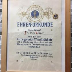 cadre  épinglette d honneur avec son diplôme 40 ans de service dans la marine allemande
