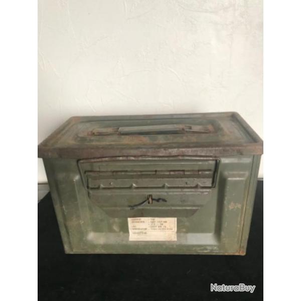 Ancienne caisse munitions militaires franaises