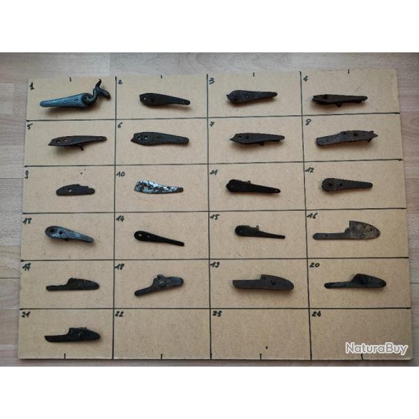 Lot de 21 platines pour fusils mono-canon  poudre noire