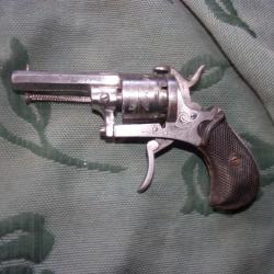 pistolet type Lefaucheux ciselée