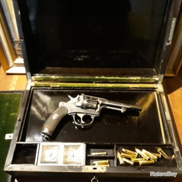 Coffret revolver