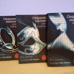 Lot de 3 livres " Cinquante nuances de Grey , plus sombre , plus claires.