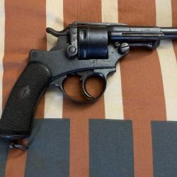 revolver modèle 1873 REGLEMENTAIRE .AVEC ETUI.D'origine. Bleui pour la gendarmerie