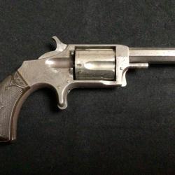 Revolver Harrington & Richardson modèle Aetna 2 1/2 calibre 32  à 1 euro sans prix de réserve