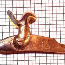 Platine de Pistolet à percussion      (model Signé) pl 103