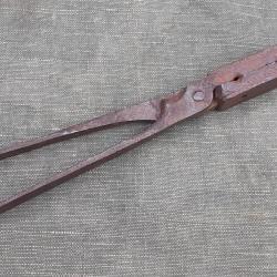 Ancien moule pour deux plombs de pêche