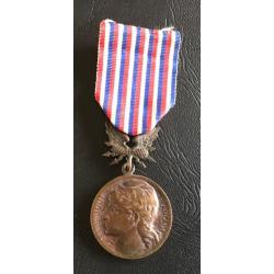 Medaille - POSTES et TÉLÉGRAPHES - 1905 - Devoir et Déouement - Bronze