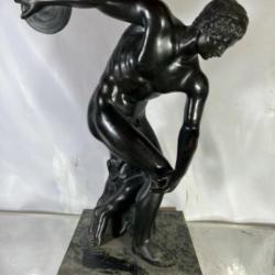 Discobole bronze sculpture