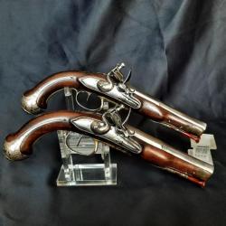 Tres belle paires de pistolet a silex garnitures argent