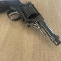Rare Revolver 8.92  , barillet à 7 chambres de 4,9cm de long qui chambre la 32-20