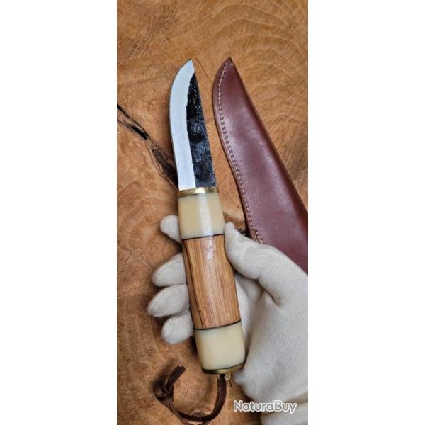 Couteau fixe avec manche en bois et os