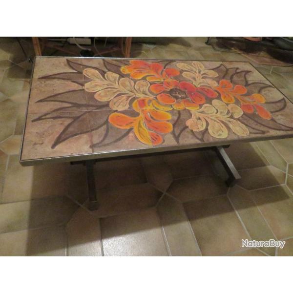 VINTAGE - Table basse vintage en cramique et chrome, motif fleurs (Vers 1960-70)