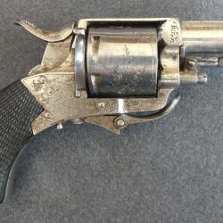 Trés beau revolver de type bulldog gravé en finition dite de luxe cal 320 PC signé J.B Lory
