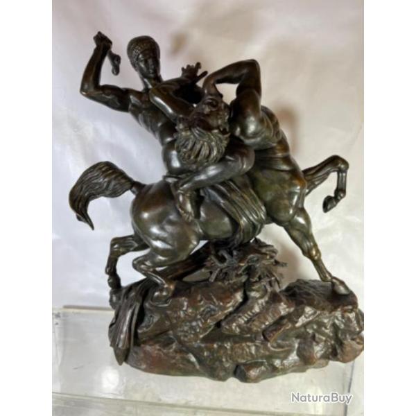 BARYE Antoine Louis Thesee combattant le centaure Binor sculpture en bronze