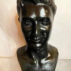 Jean Gervais buste en bronze sculpture