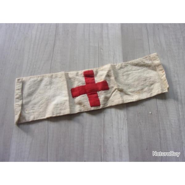 brassard   croix rouge 28 x 8  cm  ( priode Indochine )