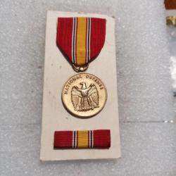 Médaille et ribon armee us NATIONAL DÉFENSE original