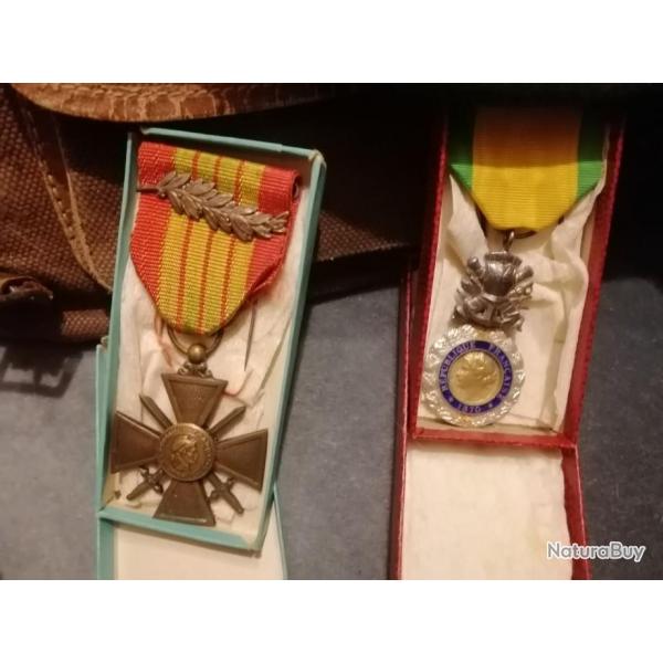 Médaille militaire et croix de guerre avec palme françaises