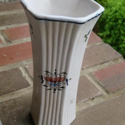 Ancien vase type cornet en faïence de Rouen - décor Rouen peint à la main - France  (XX éme)