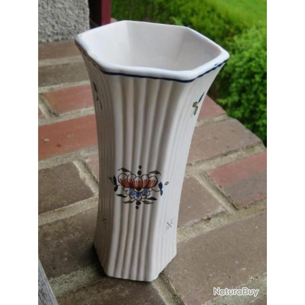 Ancien vase type cornet en faence de Rouen - dcor Rouen peint  la main - France  (XX me)