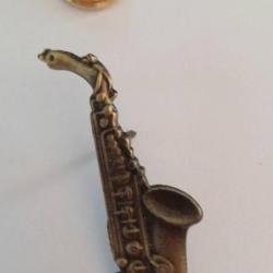 Pin's saxophone instrument de musique réf 5223b
