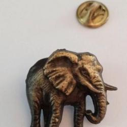 Pin's éléphant animaux réf 673