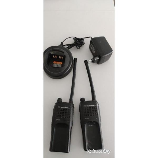 une paire de talkie walkie gp320 VHF .motorola+1 chargeur.