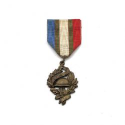 Médaille UNC Union Nationale des Combattants liseré vert