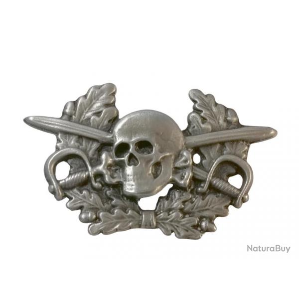 Insigne tte de mort cavalerie ( Hauteur : 48 mm - Largeur : 75 mm )