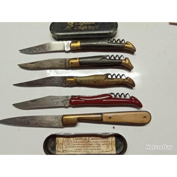 Collection d'anciens couteaux Laguiole et un Corse