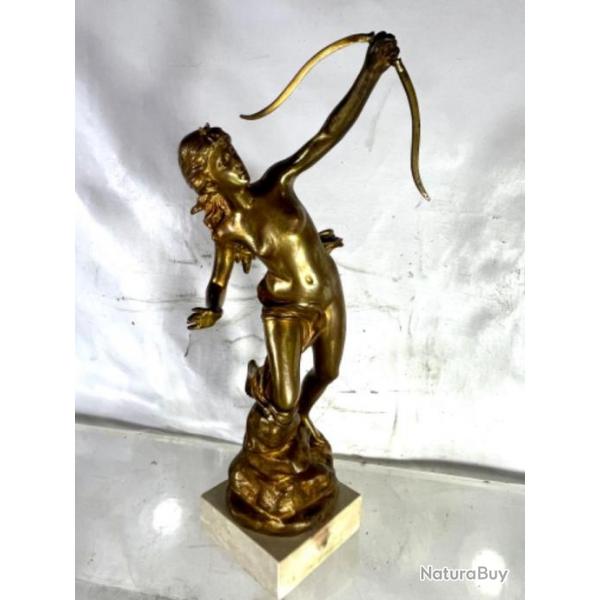 Diane  chasseresse sculpture par j. Garnier bronze