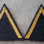 ECUSSON VERITABLE GRADE DE L'ADJUDANT-CHEF DE L'ARMEE KAKI JAUNE