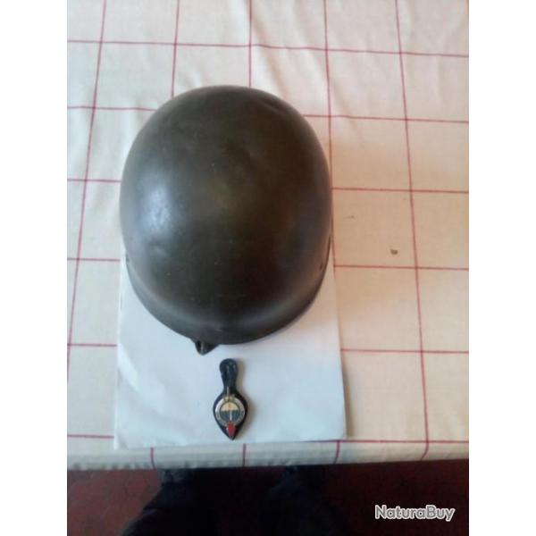 Casque militaire parachutiste  rare marqu- 06163 DUNOIS 1983 COUSANCE + une insigne du:1er R.P.I.Ma