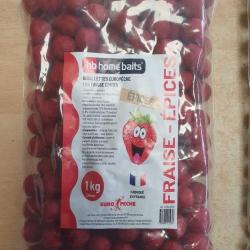 BOUILLETTE HB HOME BAITS 1KG Fraise - épices (rouge)