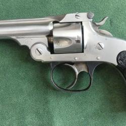 Revolver Smith&Wesson DA 4e modéle calibre 32 short  S&W