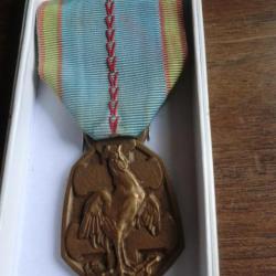 medaille  guerre  1939 / 1945