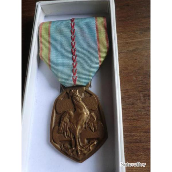 medaille  guerre  1939 / 1945