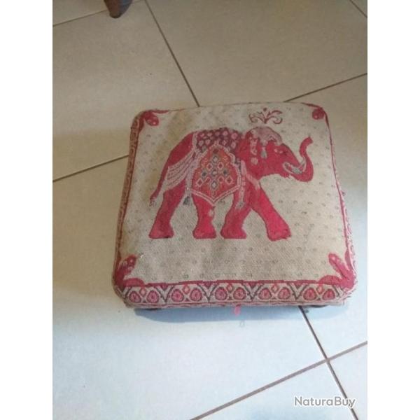 Vintage repose-pied lphant plus pouf GANESCH