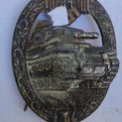 Insigne d'assaut Panzer en bronze ,rare d'Adolf Scholze Gablon " Panzerkampfabzeichen" WW2