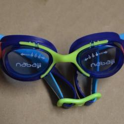 lunette piscine ou plongée bleu