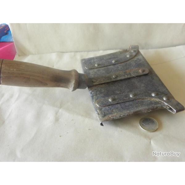 antique trille pour cheval ou vache? en fer forge